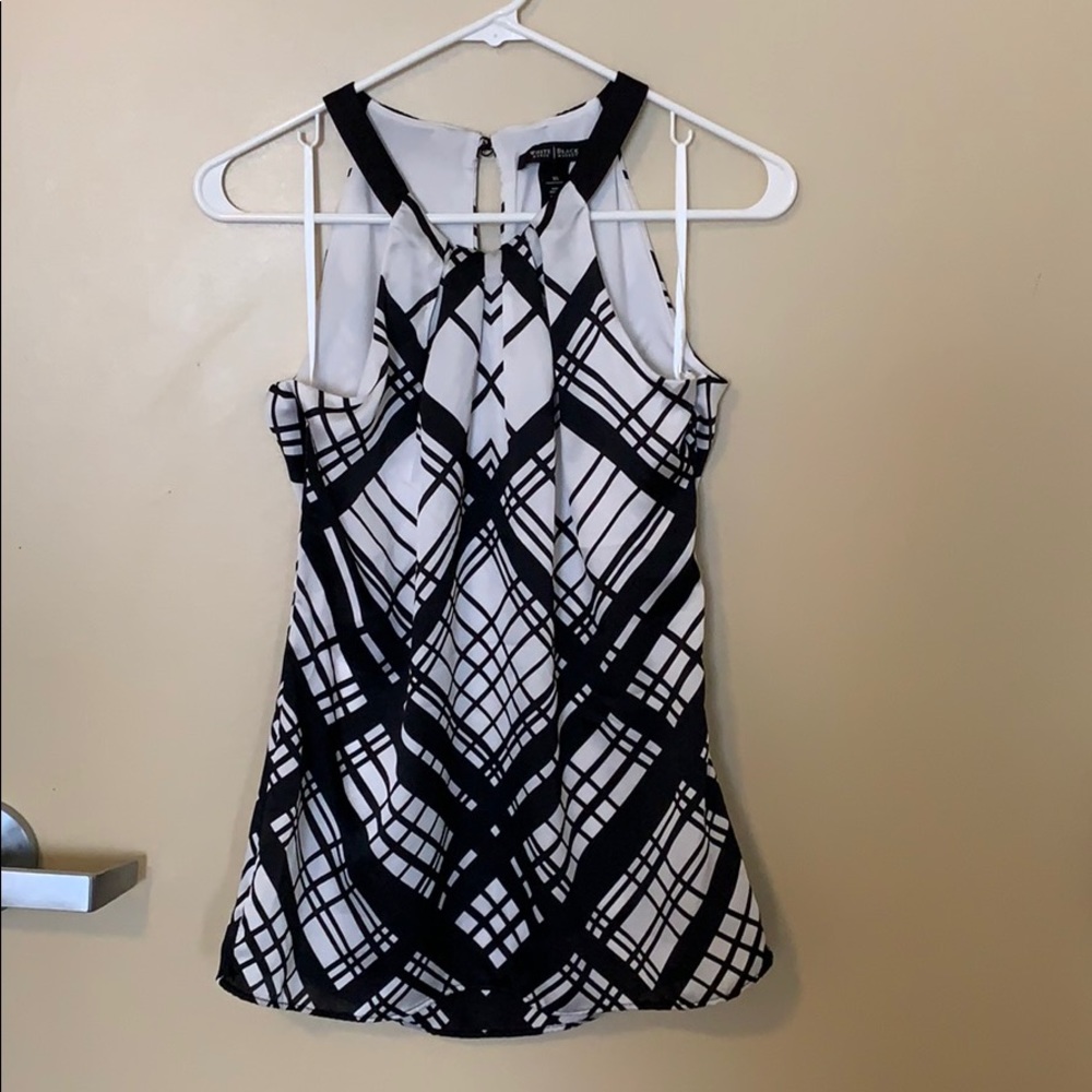 New White house black market top